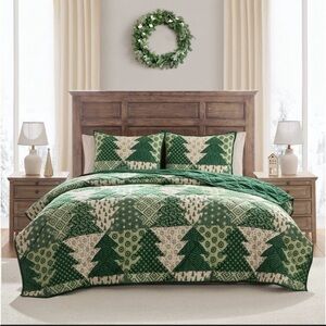 NEW Hallmark Tree Print Flannel Quilt Queen Blanket